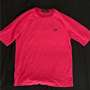 Fred Perry Women’s Bright Pink Short Sleeve Tee